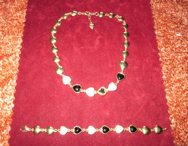 2Tlg. Schmuck Set, Collier + Armband, goldf. schwarze + weiße Herzen - neuw.!