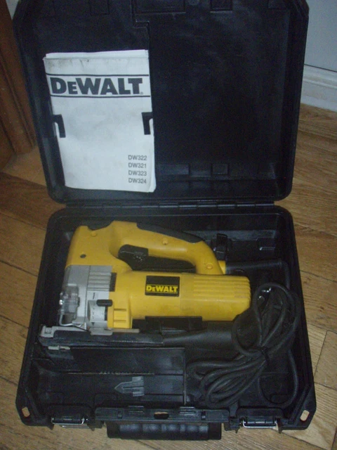 Image of DeWalt DW320K jigsaw at Amazon website