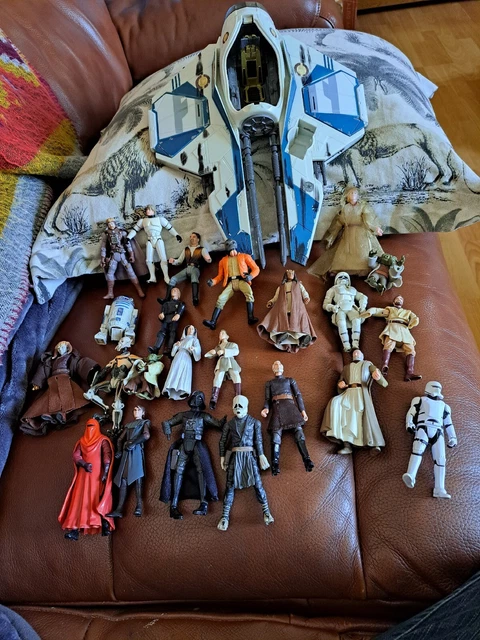 Star Wars Figures Vehicles Bundle X 24 2004/6/7 Capes Weapons Obi Won Fighter