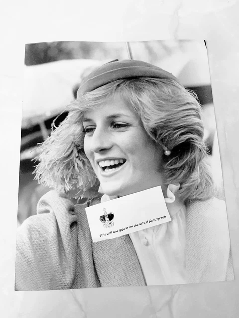 Princess Diana, Lady Di auf Pferd - by Julian Parker, GAMMA (Gebraucht) in Frauenfeld für CHF 49