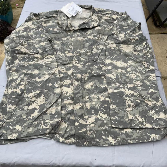 US Army Field Jacket Shirt Digital Pattern    Large Regular.      New.       095