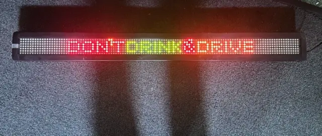 LED Elektrische Bewegungsnachricht Display Schild 7 x 120 Mehrfarbiges Schild programmierbar