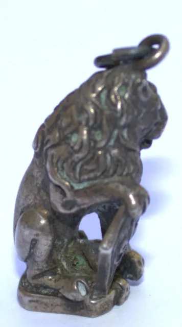 superbe pendentif lion avec écu fleur de lys en argent 800 XIX°