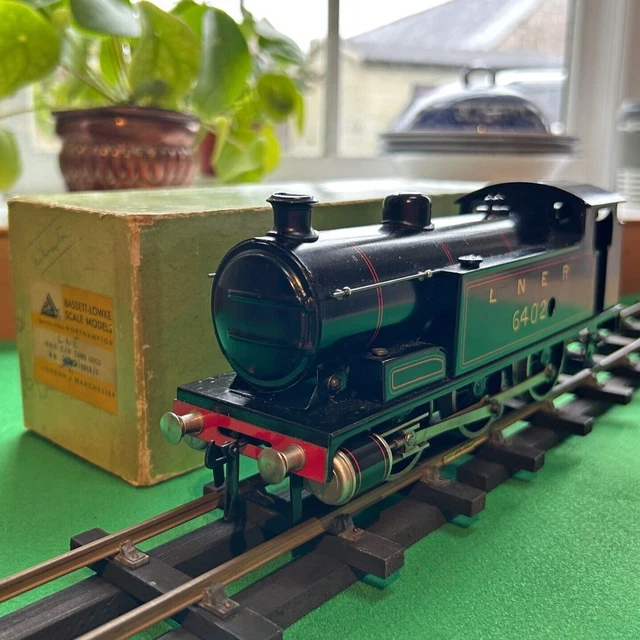 Bassett-Lowke, c1955 Gauge O Clockwork LNER 0-6-0 Tank Engine Loco Model Railway
