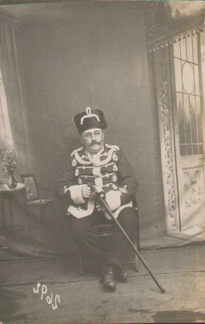 Husaren-Portrait mit Pelzmütze und Säbel, Veteran, Preußen, Foto-Postkarte