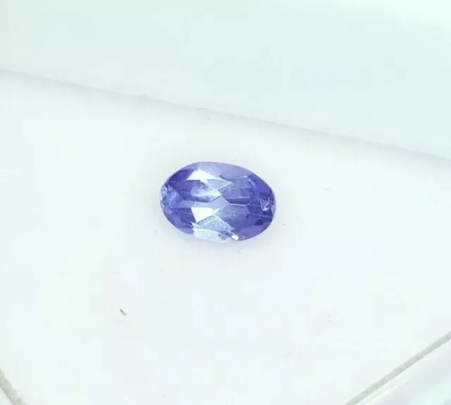 Saphir bleu  naturel du Sri-lanka de 0,47 carat avec certificat