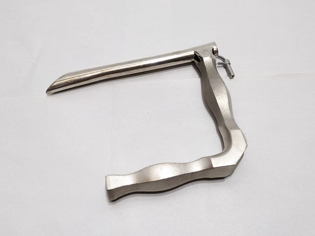 Laringoscopi, Strumenti e manipoli, Strumenti medici e di