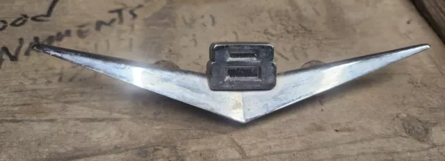 Vtg V8 Car emblem Vtg V8 Car emblem