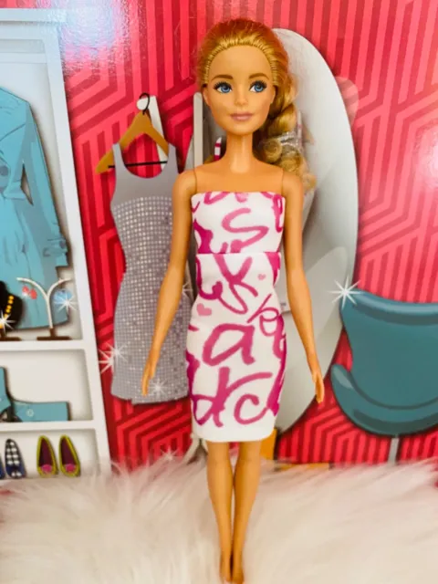 Abito bambola Barbie graffiti bianchi e rosa 👀 abbigliamento affare £2