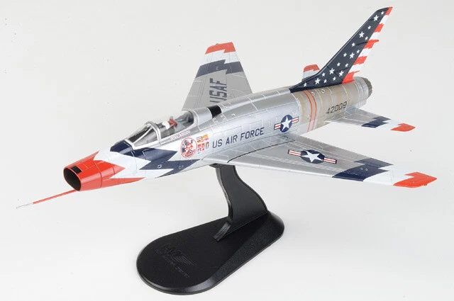 HA2123 Hobby Master F-100D Super Sabre 1/72 Model USAF Skyblazers
