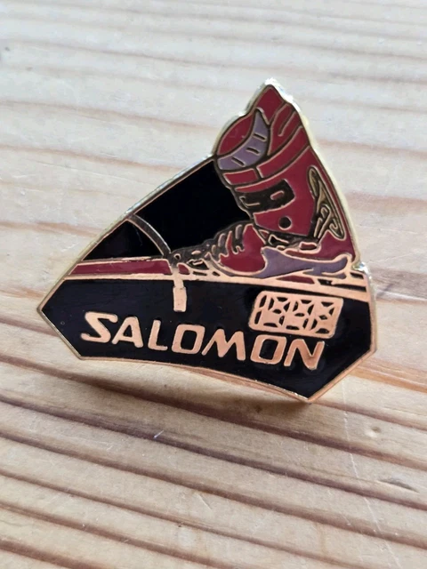 Pin's Mercedes MBF1 et papillon Yann Arthus Bertrand - Collection