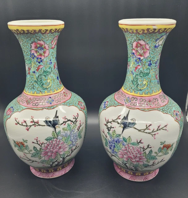 A Pair Of Chinese Early 20th Century Hand Enamelled Vase 2