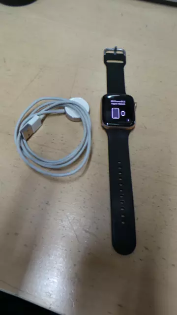 Apple Watch SE 1ª Generación (GPS + Celular) 44mm-MKRP3LL/A-Oro Rosa-$250