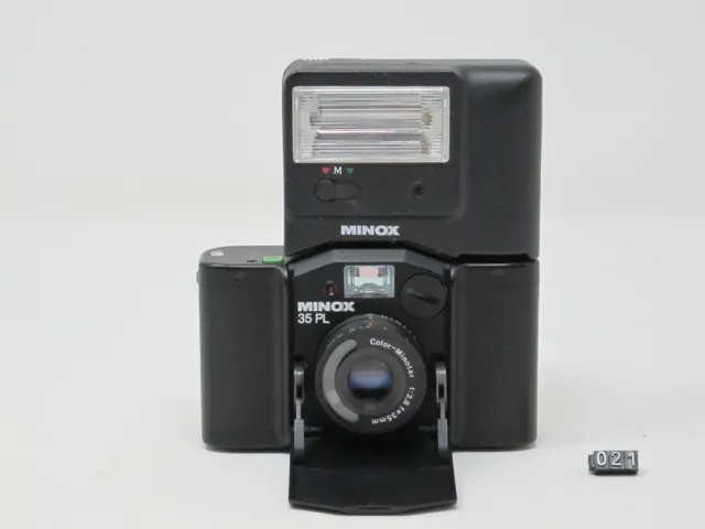 Minox 35 PL 35mm viewfinder camera w/ 35mm f:2.8 lens, FC35 flash, field case