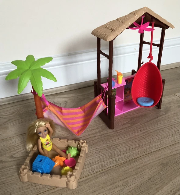 Barbie Club Chelsea doll Tiki hut beach bar, sand pit and Chelsea doll