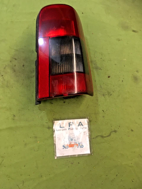 084622 - FEU ARRIERE DROIT PASSAGER CITROEN AX Sport GT GTi