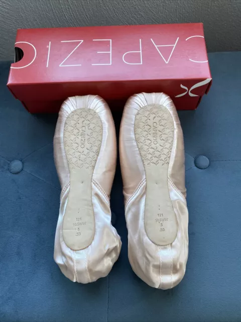 Women’s Capezio Aria #121 Pointe Shoes Size 10.5WW 3