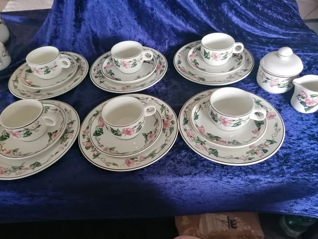 Villeroy & Boch 6 Kaffeegedecke, Zuckerdose mit Deckel und kl. Milchgießer