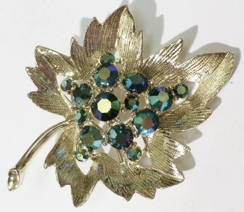 Broche Vintage En Forme De Plume Dorée - Finement Striée Et En Relief - Sans Marque