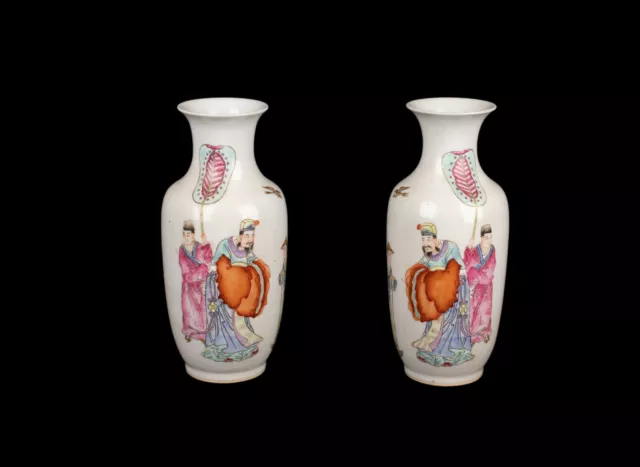 China 1. H. 20. Jh. Ein Paar Chinesische Famille Rose Porzellan Jurentang Vasen