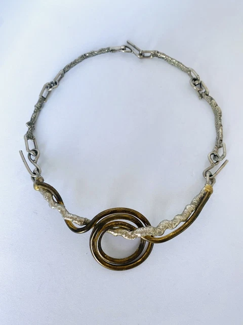 Collier Ras Du Cou Torque Brutaliste - Laiton Soudé - Travail D'artiste Vers 1970 - Vintage