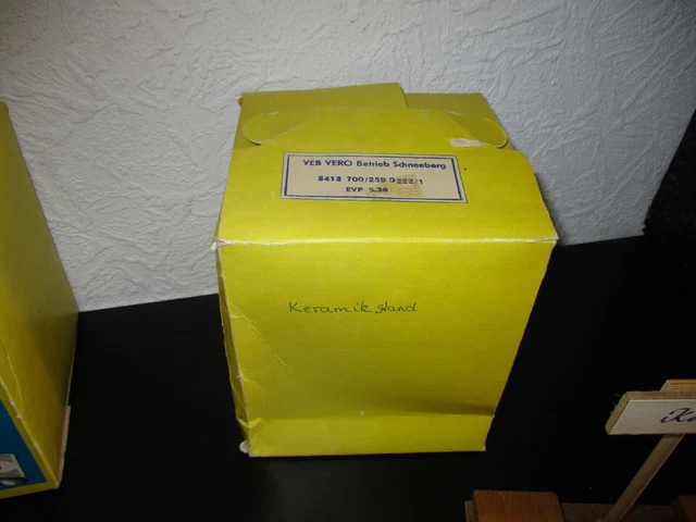 DDR Puppenstuben Zubehör 3 Stück Vero Holz Jahrmarktstände in OVP 2