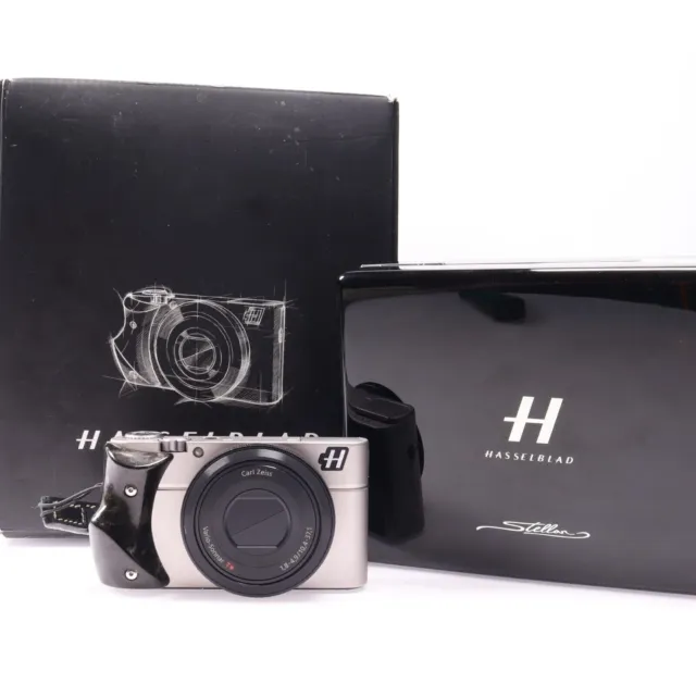 Hasselblad Stellar Special Edition Digital Camera Carbon Fibre Grip -VM 0109 BB-