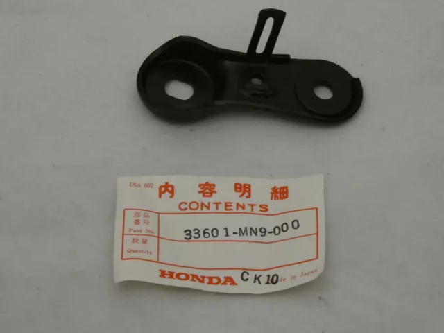 Honda Blinkerhalterung rechts hinten für NX500 NX650 33601-MN9-000 NEU