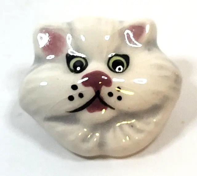 Vintage White Painted Ceramic Cat Brooch Pin Cute White head Kitty Cat 3/4" x 1"