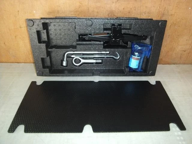 NISSAN Dayz roox 2014 DBA-B21A Kit attrezzi 849856A00B [usato] [PA87930140]