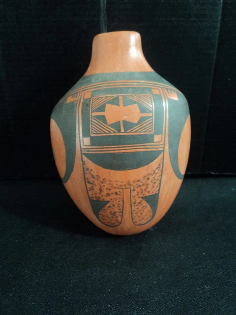 Vtg Hopi Pueblo Art Pottery Bottle w Stylized Fetishes Signed Darlene Nampeyo Vtg Hopi Pueblo Art Pottery Bottle w Stylized Fetishes Signed Darlene Nampeyo
