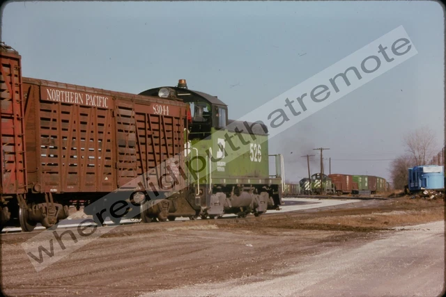 Original Slide Burlington Northern BN 526 EMD NW2 Aurora ILL 11-15-74