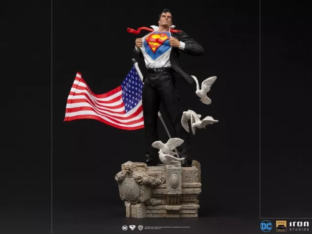 New Iron Studios DC Comics Clark Kent Superman Deluxe Art Scale 1/10 Statue