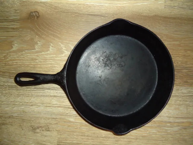Old Dixie Foundry Co #8 Cast Iron Skillet Cleveland Tennessee