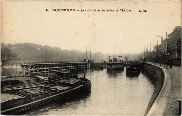 CPA Suresnes Les Bords de la Seine et l'Ecluse (1312901)