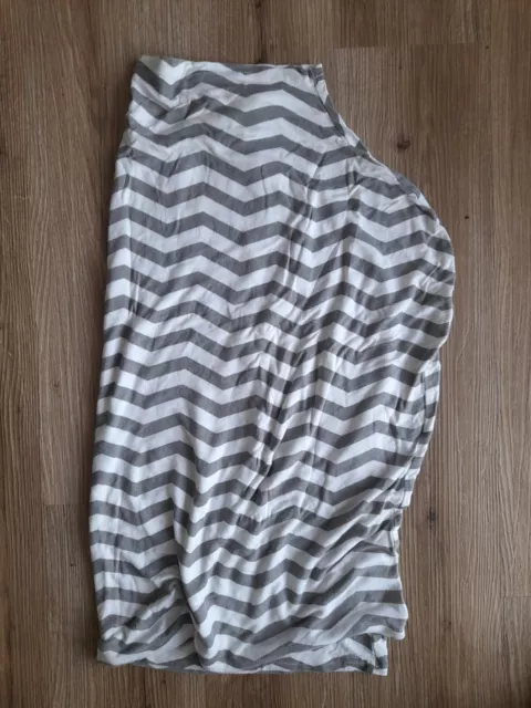 breastfeeding cover up, only used once, grey and white