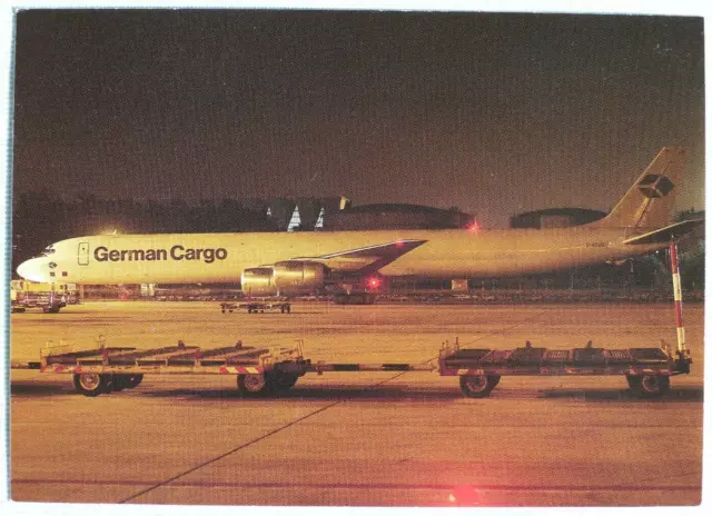 German Cargo Airliner AK Flugzeug Douglas DC 8 73F bei Nacht Postkarte