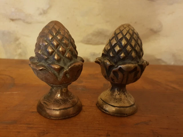 Ancienne boule de rampe pilastre pigne de pin en fonte