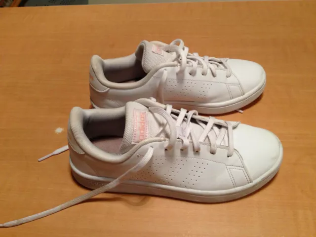chaussures de sport femme, baskets blanches Adidas - pointure 37 1/2 - TBE