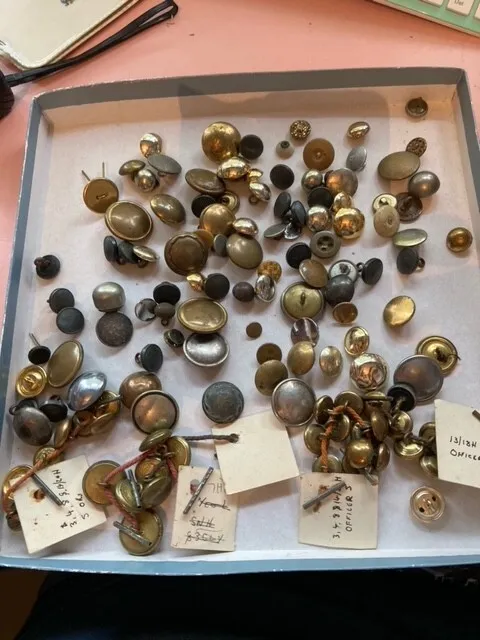 VINTAGE 360g VARIOUS MILITARY TYPE BUTTONS JOB LOT BUNDLE ~ SEWING CRAFTS