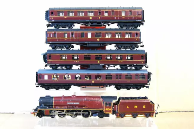 Hornby Dublo Set Gebaut Lms 4-6-2 Lokomotive Herzogin Von Buccleuch & Coach Rake