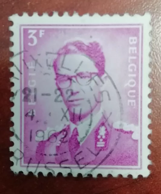 Timbre Belgique Belgie Roi Baudouin De Face Dur Fond Marron Clair 1962