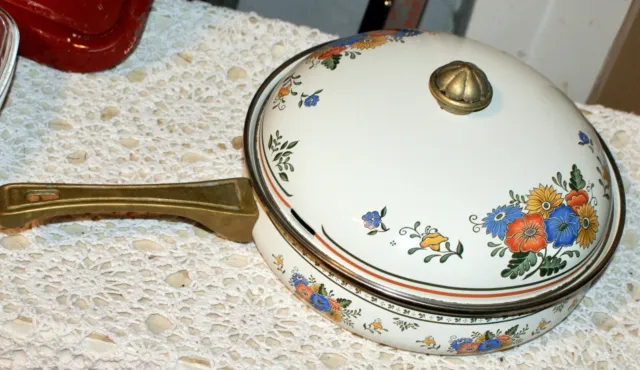Heavy Duty White Metal Fry Pan/Skillet With Lid & Floral Decoration On Each