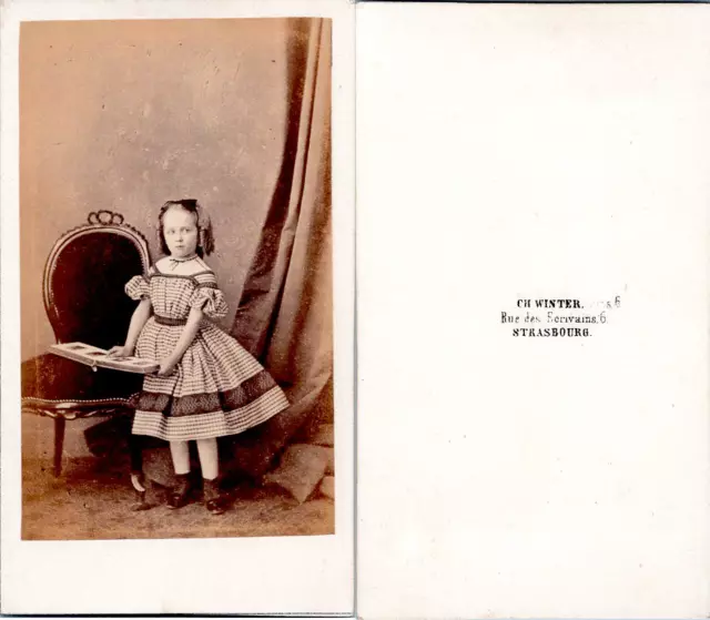 CDV Winter, Strasbourg, Petite fille à boucles en pose, circa 1865 Vintage CDV a