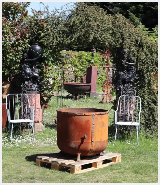 Großes Brunnen Becken Eisen Kuhkopf Industrie-chic 20. Jahrhundert