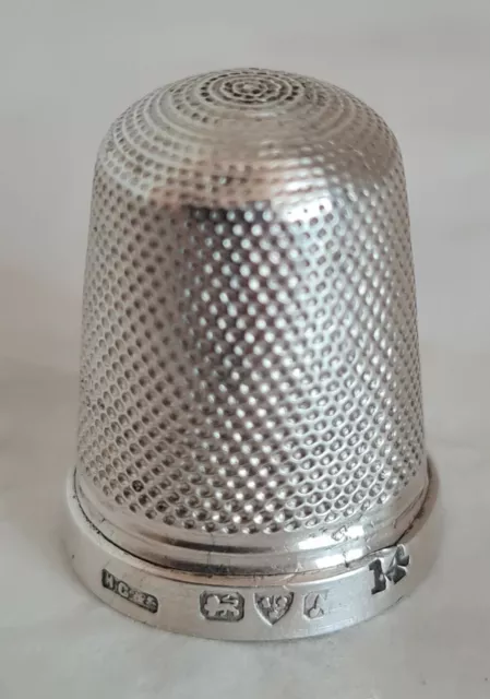 Antique sterling silver thimble. Chester 1913. By Henry Griffith & Sons Ltd