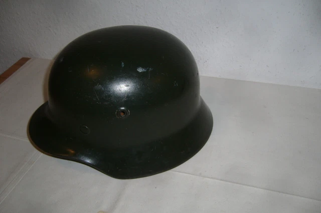 Helm 2. WK, mit Innenfutter und Kinnriemen, Gr. 57, keine Verbotenen Zeichen.