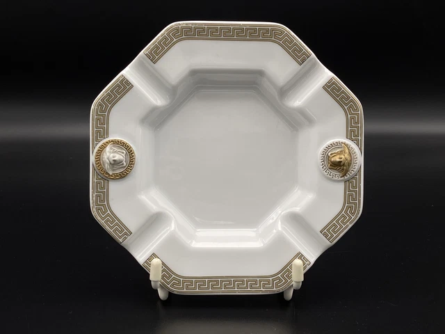 VERSACE ROSENTHAL MEDUSA luxurious elegant ashtray. 13.5x13.5 cm