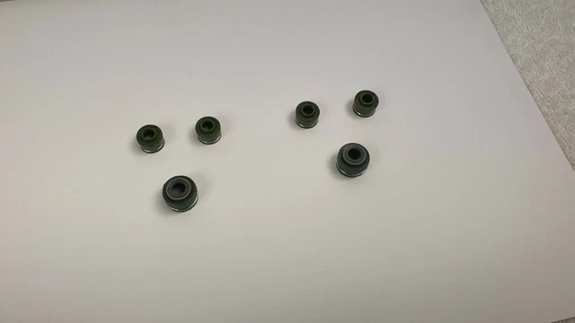 Classic Bike Spares Cylinder Stud Seals For Honda CB250T CB400T CB250N CB400N Superdream – OEM 12909-413-000P (Black, Japan)