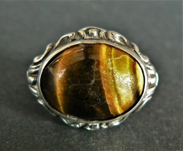 Bague Ancienne Oeil-De-Tigre Monture Argent Massif